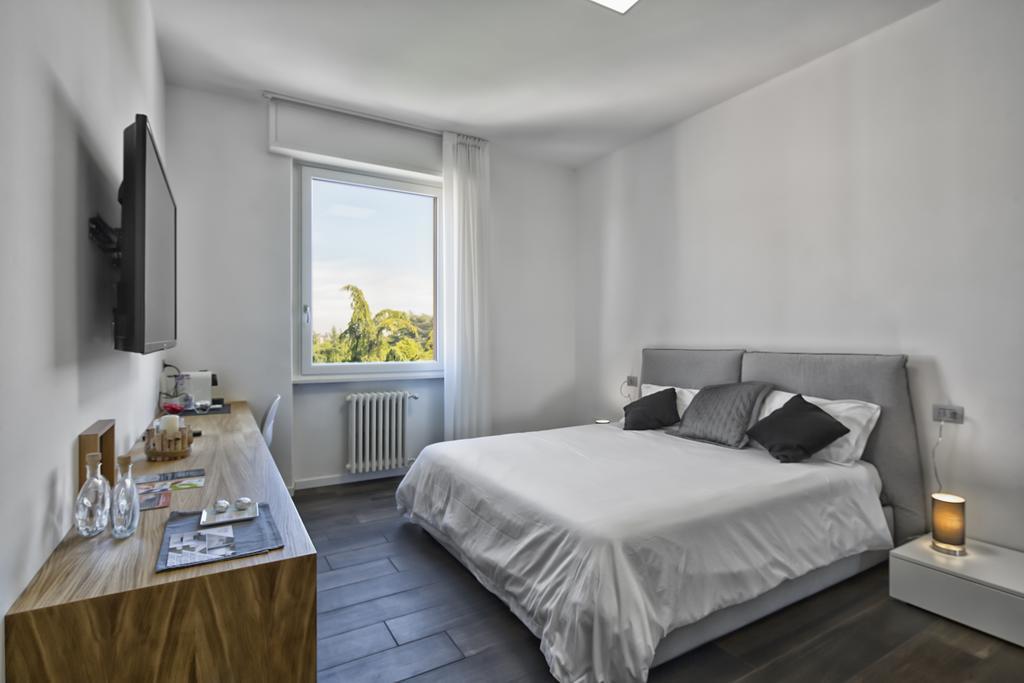 Suite Vogue Luce Voghera Exterior foto